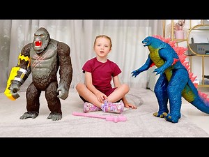 Wild Animal Adventure at Home | Learn Animal Names & Food | Educational Fun with Vania Mania Kids - Videos For Kids