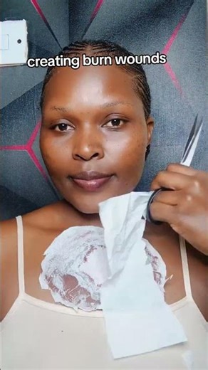 creating fake burn wounds makeup #trendingshorts #makeup #makeupartist