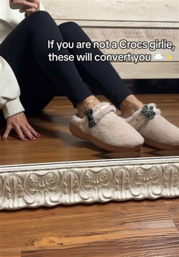 Crocs unforgettable clogs are SO dang cute and of course SO comfortable ☁️ grab them up before they are gone in the color you want #tiktokshopblackfriday #tiktokshopcybermonday #tiktokshopholidayhaul #crocssuperbrandday #crocsslippers @CROCS US SHOP @Crocs