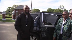 A Chicago man - behind bars for more than 20 years - walks out of prison after new DNA evidence which shows he did not kill a 6-year-old boy... http://abc7.ws/2dqdR2y | ABC 7 Chicago