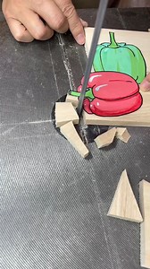 A skillful carpenter cutting image of capsicum 🫑#woodcut #woodart #furniture #woodjob | A3V GaminG