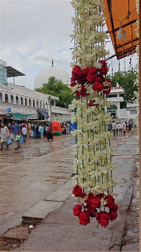 Hazrat_Khwaja_Banda_Nawaz on Instagram: "Hazrat Khwaja Banda Nawaz Gesudararaas Sajjad e nachine Syed Mohammed Ali Al Hussaini Saheb qubla❤️#khwajabandanawaz #gulbarga #Karnataka #shaikh_kaif_999❣️#khwaja_banda_nawaz.k.b.n"
