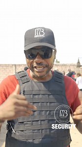 Chez MB SECURITY, chaque agent passe par une formation complète, théorique et pratique, avant toute affectation sur le terrain. Notre objectif est de garantir un service professionnel, discipliné et conforme aux normes de sécurité. Cette formation couvre : Les techniques de surveillance La gestion des accès La protection des personnes et des biens La discipline et la communication professionnelle Les procédures d’intervention La gestion des situations d’urgence Grâce à ce processus rigoureux, MB