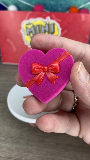 #miniverse #makeitminiverse #valentines #trending #fyp #heart #candy #minis #notedible Miniverse | Jenniferopenstoys