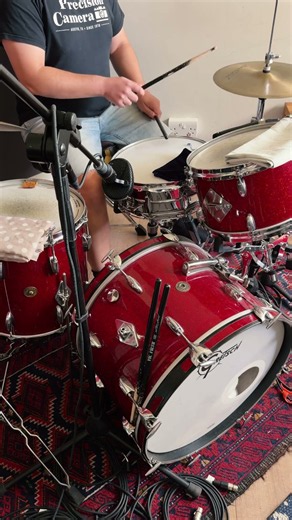 Recording drums with one microphone.