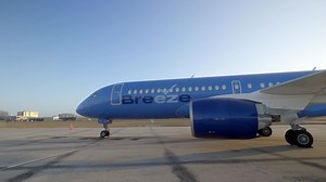 Beginning April 10, Breeze Airways will launch nonstop service from the Mobile International Airport to Orlando and a second route to Providence, RI! 🙌 Breeze has been recognized by Travel Leisure as one of the top 5 best U.S. airlines for the past two years. What is really cool is that Breeze will also be flying Airbus A220s built right here in Mobile! Breeze has an aggressive growth strategy, and their decision to begin this service here speaks to their confidence in the future of the Mobile 