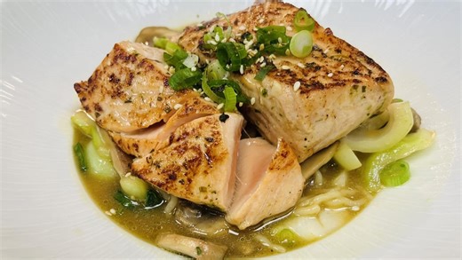 New restaurant with modern American food opens to public in newly built community