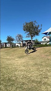 Grass jump #dirtbiketricks #electicbike #airtime #jump #subscribe ￼