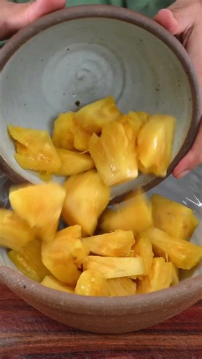 Pineapple Cucumber Salad (Fresh & Refreshing)
