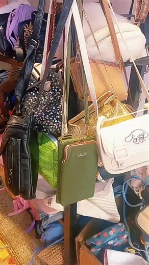 #happy shopping new bags and shoe dem ya @Happy Shopping 358 @HappyShopping Store3 UpGun 刘仁宇 @Happy shopping