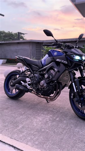 Yamaha MT-09 color naranja: MT-09 SP y sonidos de moto