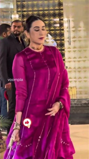 Kareena & Karisma, add glam to Aadar Jain & Alekha Advani’s Mehndi ceremony_#bollywood