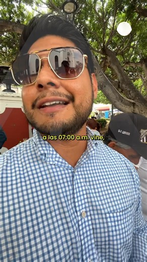 450K views · 3.6K reactions | Megafraude en boletos de Julión Alerta Chiapas documentó presuntas irregularidades en la venta de boletos para el concierto de Julión Álvarez en Tuxtla Gutiérrez. El primer comprador, que esperó desde la 7 AM, no consiguió los asientos iniciales. La gran pregunta persiste: ¿para quién estaban reservados los mejores lugares? | Alerta Chiapas | Facebook