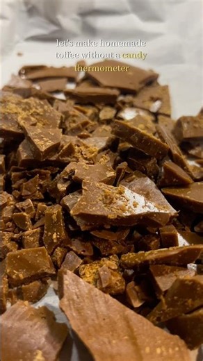 Homemade Toffee-no candy thermometer #toffee #holidaybaking #homemade #candymaking #christmascookies