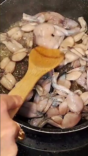 🐸 CES CUISSES DE GRENOUILLES À L'AIL vont vous faire REDÉCOUVRIR la CUISINE FRANÇAISE ! 🇫🇷🧄✨