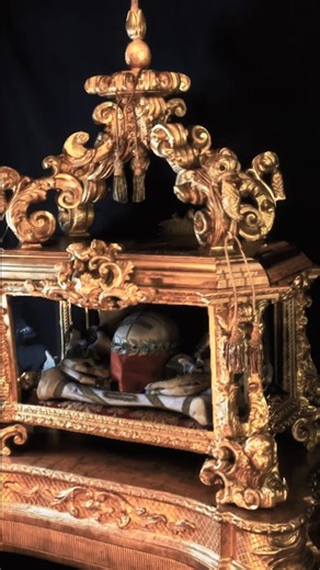 https://saintsrelics.com/catalog/relics/reliquary-sarcophagus-with-the-relics-of-saint-mar ------ Ask for authenticity documents in private messages at info@saintsrelics.com ------ #relics #saintsrelics #church #christian #religion #christianity #catholic #holy #bible #saint #saints #relic | Saints Relics