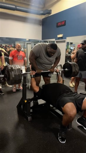 605 x 7!!!! After volume work💪💪💪 Next level @irregular_strength @tdsmash on the spot! #gasstationready #jailhousestrong #individualoverinstitution #powerlifting #benchpress #joshstrengthmethod #joshstrength | The JoshStrength Method