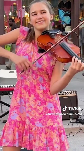Karolina Protsenko's Violin Performance
