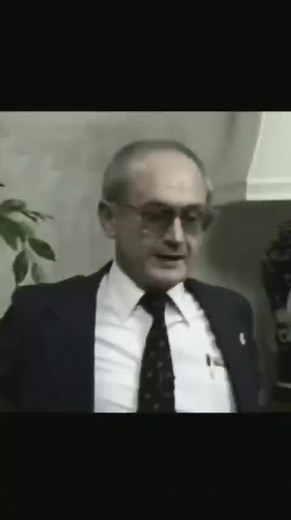 In this 1985 interview KGB defector Yuri Bezmenov discuss the terrible impacts of demoralization. #truthtok #redpilltiktok #psychology #demoralization #wakeup #fypシ