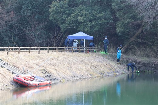 京都府南丹市の男児行方不明、かばん発見現場近くの「ため池」を捜索　新たな手がかりは｜京都新聞デジタル　京都・滋賀のニュースサイト