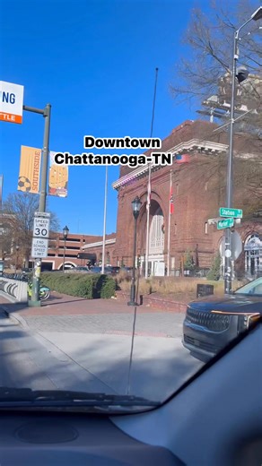 Downtown Chattanooga, TN #downtown #chattanooga #driving #ChattanoogaTN #Tennessee #choochoo | Fayette Reno