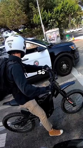 Cool cop pulls over with bikers to educate them 💯 #bikeride #motorbiker #motorbikelife #ViralContent #motorbike #motorbikeracing #ReelTrend #biker #motorcycle #bikerlife #TrendingNow #ViralReel #viral #reel #viralreelsfacebook #Trending | Samuel Walker