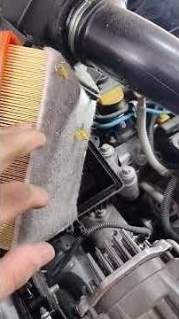 Jeep Renegade 1.8 AT engine air filter replacement