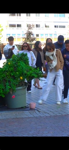 The earthquake of reactions#prank#funny #viral #failvideos #fun #fyp#jokes #france | CrunchFun