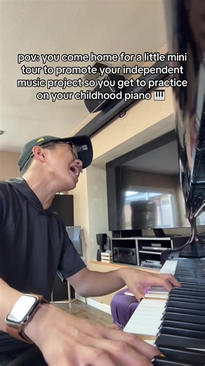 🎹 coming home means seeing friends and family, as well as getting to hit these ivories again :) #originalmusic #piano #bassline #independentartist #soul