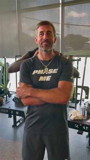 Sauce Gardner Gifts Aaron Rodgers with Stunning Ice | Phoseme