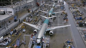 3K views · 95 reactions | Vídeo: Wired UK La planta de Boeing en Renton, cerca de Seattle, es la fábrica de aviones más productiva del mundo que produce aviones a una tasa de 42 por mes. Mire nuestro vídeo detrás de escena para descubrir cómo se construye un 737 en solo cuestión de días. | AirComment | Facebook