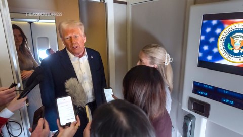Trump discusses Canada during flight on Air Force One