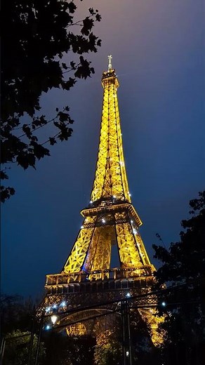 Eiffel Tower Lightshow: A Mesmerizing Display | Paris, FRANCE 🇨🇵 #paris #eiffeltower #lights
