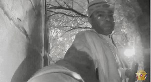 30K views · 70 reactions | RECOGNIZE THIS GUY? A bold burglar has been caught on camera multiple times breaking into west Houston homes. FULL STORY - https://on.khou.com/2v5Y9Th | KHOU 11 News | Facebook