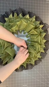213K views · 2.1K reactions | Let me show you how to make the folded ruffle wreath! I’ll leave you the full video in the comments. | Julie's Wreath Boutique | Facebook
