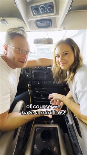They’re the Busbys and OF COURSE you should tune in to #OutDaughtered Tuesdays at 9/8c! 😌 | TLC