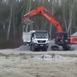 946K views · 9.3K reactions | Professional operator loading fast  | Machinery Channel | Facebook