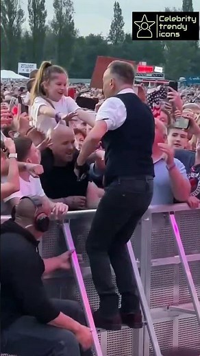 Bruce Springsteen Greets & Hugs a Young Fan Girl ❤️😍 #brucespringsteen