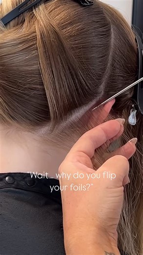 Lisa Mathews on Instagram: "I get this question all. the. time. Especially when I’m working around the hairline—so here’s the why: 1. No slipping foils (the head shape can be tricky!) 2. I can get super close to the root 3. The head becomes my painting surface = cleaner application 4. More control = better saturation, better results It might look a little weird, but trust me—it works. Want to see it in action? Let me know below! Foils @framar Comb is by @pinkpewter #backhairlinefoils #foilingtec