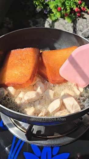 2.7M views · 36K reactions | ফুটন্ত গরম তেলের মধ্যে পাউরুটি এবং চিকেন দিয়ে এত মজার রেসিপি তৈরি করা যায় অনেকেই জানে না ‼️ #nasta #snacks #chickennuggets #RidoyFerdousKhan | Ridoy Ferdous Khan Channel | Facebook