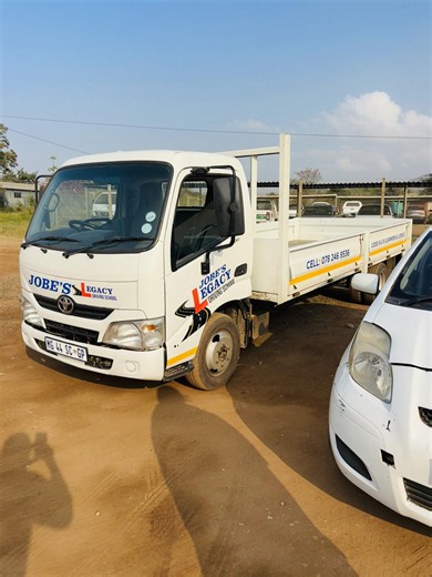 JOBE’S LEGACY Driving School bane one month special: full course R4500 mawune lenasi R 4000. Phuthumani nayi namba 078 546 2113 #jobe’s #drivingschool #jobe’legacy