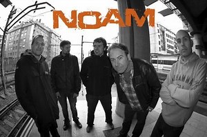 noam, un chanteur et compositeur israélien rendu célèbre notamment pour sa version du générique de goldorak - Musicali  la musique à découvrir daniel bonin