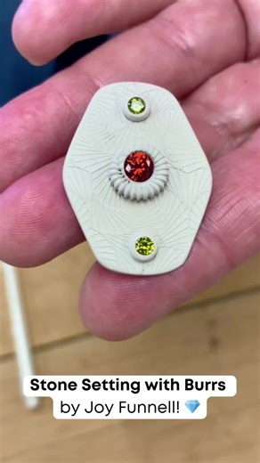 Ever wanted to learn professional stone setting techniques? 💎 FREE tutorial by metal clay master Joy Funnell! Joy guides us through stone setting using a Busch burr. Expand your metal clay jewellery-making skills with this simple yet professional technique. Check the comments for a link to the full tutorial, tools & materials needed, and a downloadable PDF guide. #metalclay #jewellerymakingtips #stonesetting #metalclaytutorial #silverclay