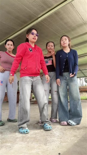 The Fun of Cleaning an Oyster