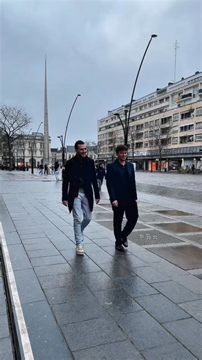 💭 Et si vendre votre bien commençait par une estimation simple… et offerte ? Chez Sixième Avenue, l’estimation est 100% gratuite, sans engagement, et surtout basée sur la réalité du marché local 📊 🏡 Vous avez un projet de vente ? 📍 Vous voulez connaître la vraie valeur de votre bien aujourd’hui ? 👉 Notre équipe vous accompagne de A à Z, avec transparence et expertise. 📍 Agence Valenciennes - 53 rue de Mons 📞 03 27 49 29 10 ✨ Estimation offerte dans la journée. #SixiemeAvenue #ImmobilierVa