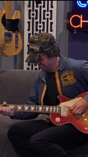 Lefty Guitar Players, UNITE!