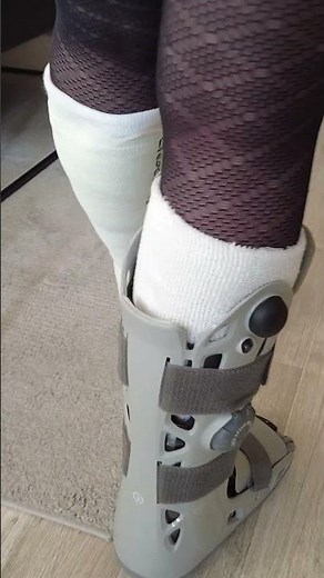 #Shorts Pointed Foot Short Leg Cast