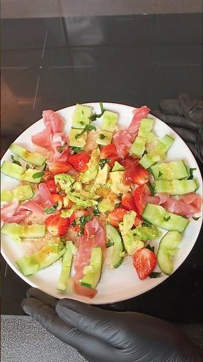 🥒🍓 Salade fraîcheur fraise, concombre & avocat | La recette parfaite pour l'été ☀️
