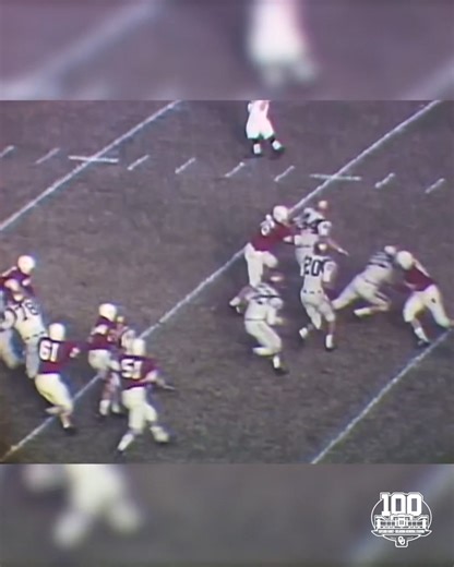 𝐒𝐭𝐚𝐝𝐢𝐮𝐦 𝐒𝐜𝐫𝐚𝐩𝐛𝐨𝐨𝐤 4️⃣7️⃣ » Oct. 26, 1957 | OU won its 45th straight game with a 14-13 victory over Colorado in front of a record crowd of 61,626 at Memorial Stadium. Clendon Thomas scored the game-tying TD in the fourth quarter on an 8-yard run and Carl Dodd added the PAT to put the Sooners ahead. #GFOMS100 | Oklahoma Football