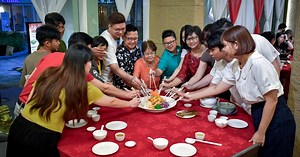 Tradition and unity: Reunion dinners mark Chinese New Year celebrations nationwide | New Straits Times